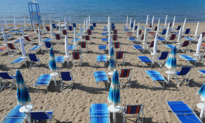 Spiagge, sfuma il sogno del rinvio al 2030: la Commissione Bilancio boccia la proroga