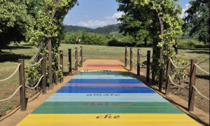 Rivalta di Torino inaugura il Ponte dell&rsquo;Arcobaleno: uno spazio dedicato al ricordo degli animali