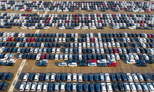 Cina, export automobilistico verso quota 10 milioni nel 2026