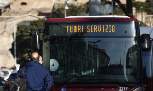 Venerd&igrave; nero per i trasporti e i servizi: scatta lo sciopero generale in tutta Italia