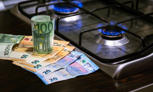 Cagliari, il caro vita corre pi&ugrave; dei redditi: in 5 anni spese familiari +18%