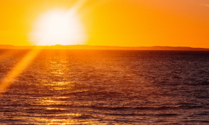 Mediterraneo bollente: il mare &egrave; gi&agrave; fino a 5 gradi sopra la norma. E l&rsquo;estate deve ancora iniziare