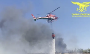 Doppio incendio in Sardegna: emergenza a Noragugume e Sassari, in campo mezzi a terra e aerei