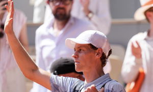 Jannik Sinner sceglie la Sardegna per il relax: spunta l&rsquo;ipotesi di una villa a Porto Rafael