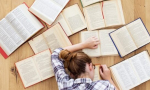 Maturit&agrave; 2026, studenti scommettono su D&rsquo;Annunzio e sull&rsquo;Intelligenza artificiale