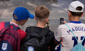Svolta a Londra: Keir Starmer annuncia il divieto dei social per gli under 16