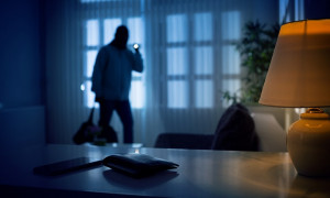 Furti in casa, in Sardegna quasi quattro abitazioni svaligiate ogni giorno
