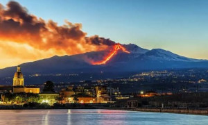 Etna ancora in attivit&agrave;, aeroporto di Catania paralizzato: voli cancellati e stop alle partenze