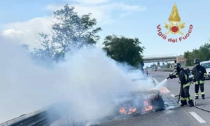 Incendio tra Elmas e Assemini, evacuate trenta famiglie: paura per case e aziende
