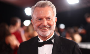 Addio a Sam Neill, il volto di Jurassic Park: l'attore si &egrave; spento a 78 anni