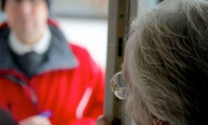 Un vademecum contro le truffe: guida gratuita per aiutare anziani e persone fragili a difendersi