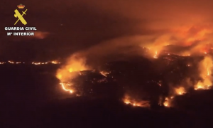 Spagna, incendio fuori controllo vicino a Madrid: 1.200 evacuati e 26 mila ettari ridotti in cenere