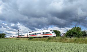 Settimana a rischio per i trasporti: scioperi in aerei, navi, treni e autobus, anche in Sardegna