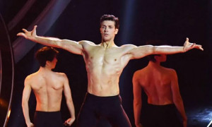 Roberto Bolle entra nella storia: avr&agrave; una stella sulla Hollywood Walk of Fame
