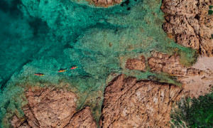 Turismo in Sardegna: cresce la domanda per la Costa Rossa in Gallura, meta inaspettata