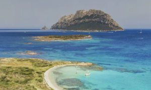 Cala Finanza, il Tar frena Tavolara Bay: revoche confermate, la sfida decisiva slitta a dicembre