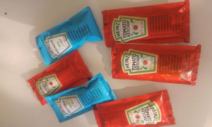 Scatta la stretta Ue sugli imballaggi. Addio bustine di ketchup dal 2030