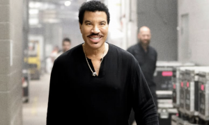 Lionel Richie ricoverato in terapia intensiva dopo un malore sul palco