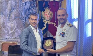 Massimo Zedda d&agrave; il bentornato in Italia alla nave Amerigo Vespucci