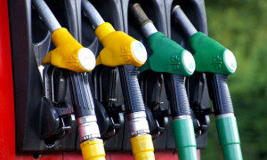 Carburanti, in Sardegna il tetto ai prezzi fa risparmiare solo pochi centesimi sul pieno