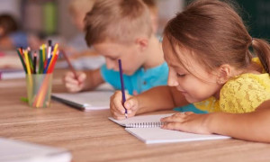 Scuola, stop ai compiti assegnati la sera: il Ministero stringe sull&rsquo;uso del registro elettronico